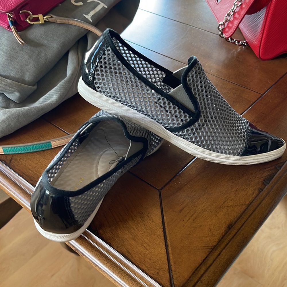BRAND: ALL BLACK. Grey mesh and black accent slip ons. Size 7 in great condition - Picture 5 of 7